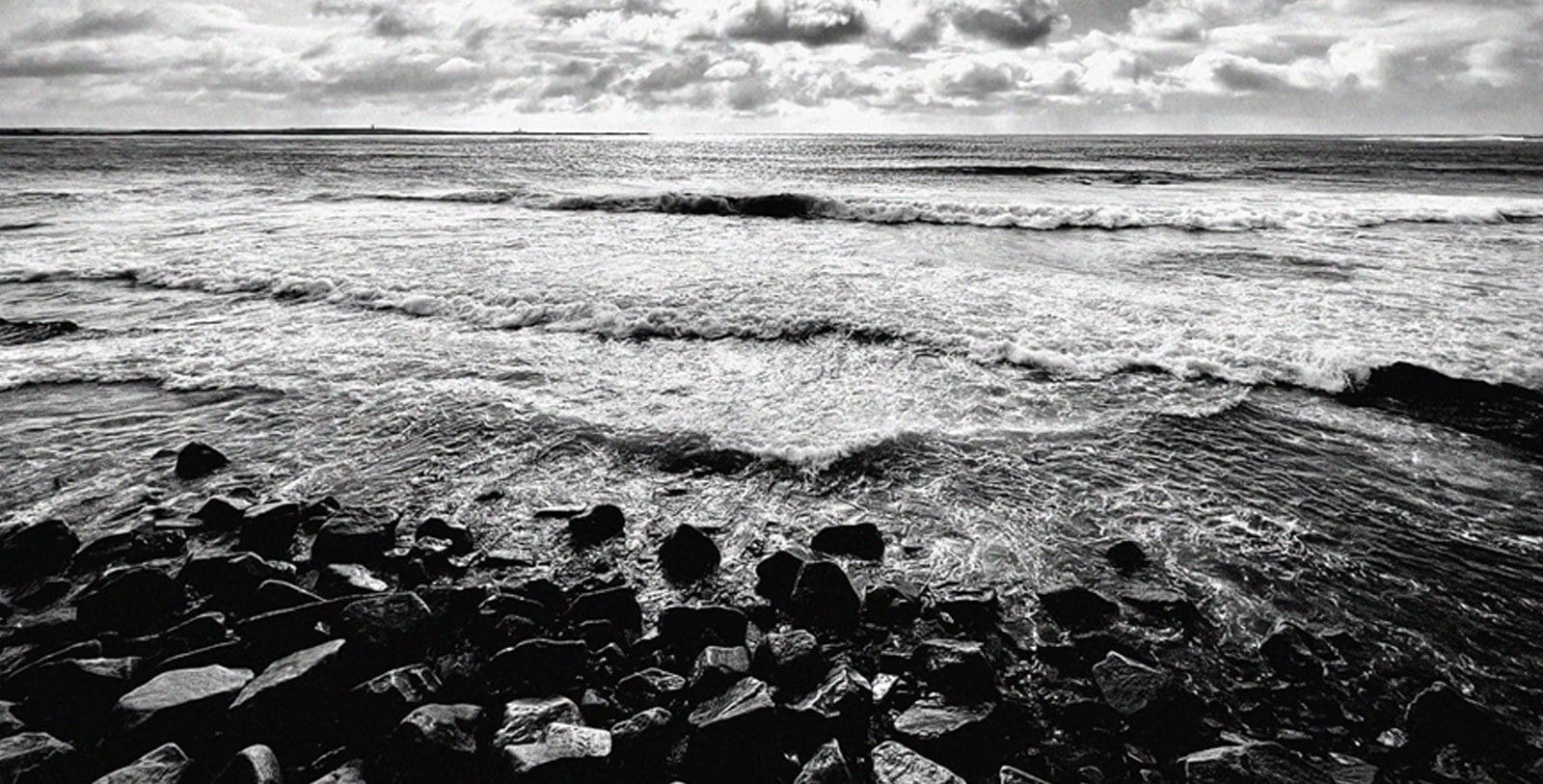 SKEAYL Artisan Manx Gin landscape image SKEAYL Artisan Manx Gin landscape image